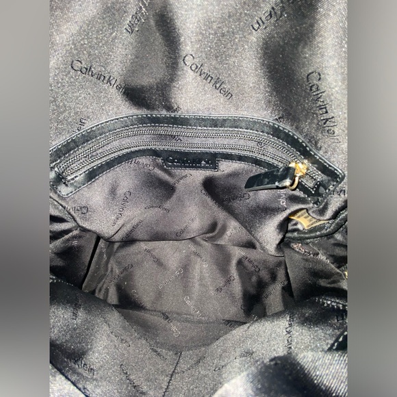 Calvin Klein - Picture 5 of 9